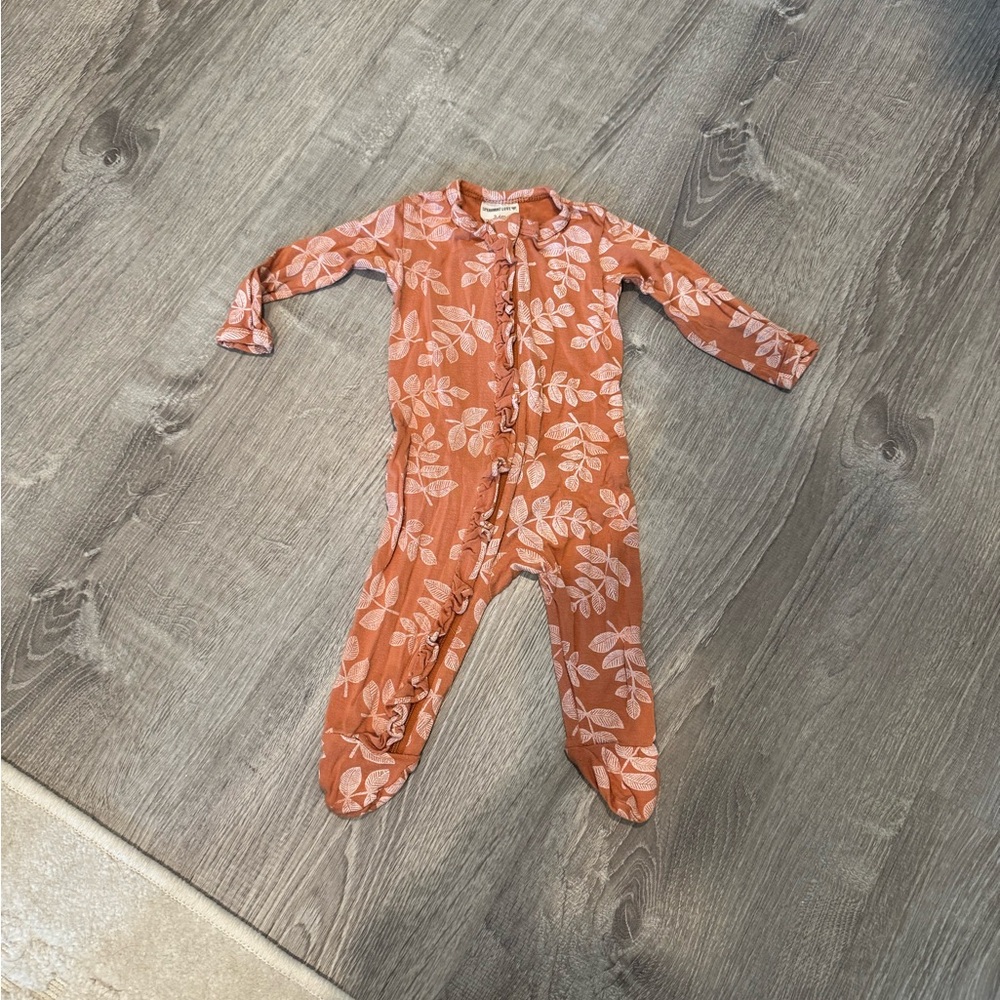 Leaf Print One Piece Footed PJ - SpearmintLove 3-6m
